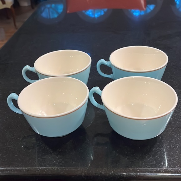 Vintage Soft Blue Coffee Mugs.  Beautiful.  Set of 4. - Picture 3 of 8